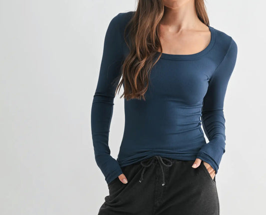 Slim Fit Scoop Neck Long Sleeve Top